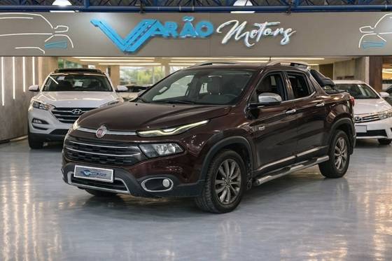 FIAT TORO 2.0 16V TURBO DIESEL RANCH 4WD AT9 FIAT TORO 2.0 16V TURBO DIESEL RANCH 4WD AT9
